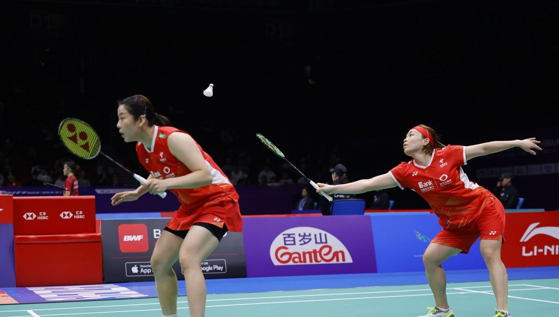 与过往表现 与过往表现