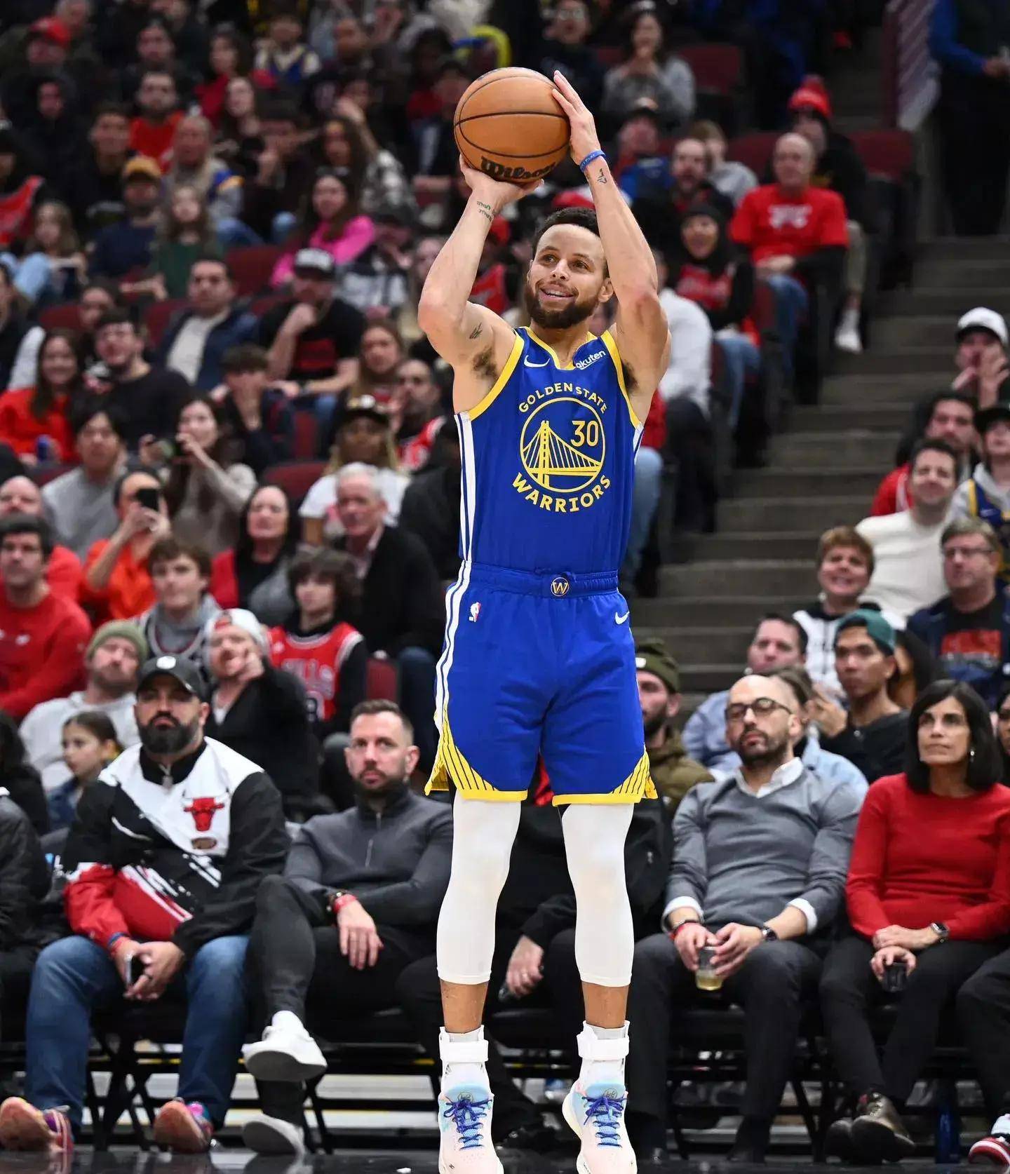 关键发球胜 关键发球胜