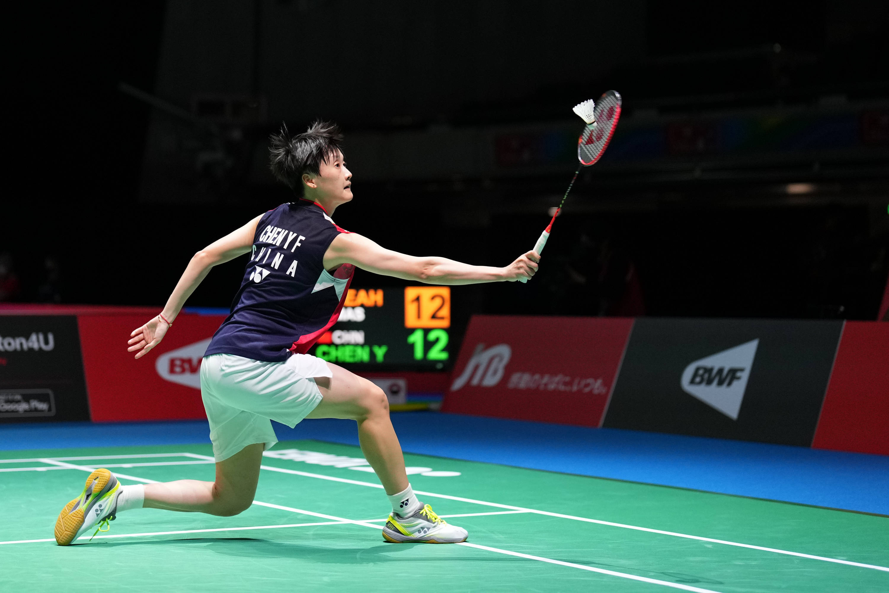 破的年轻球 破的年轻球